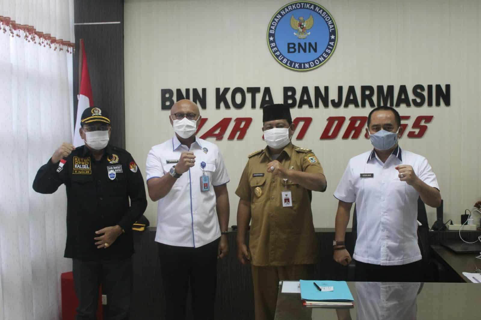 BNN Kota Banjarmasin bergerak bersama melawan Covid- 19 BNN Kota Banjarmasin bergerak bersama melawan Covid- 19